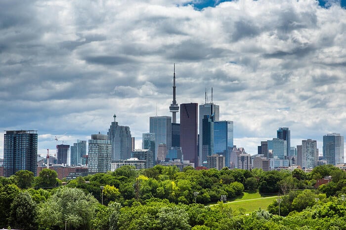 Toronto_skyline_from_Riverdale_Park_June_25_2012